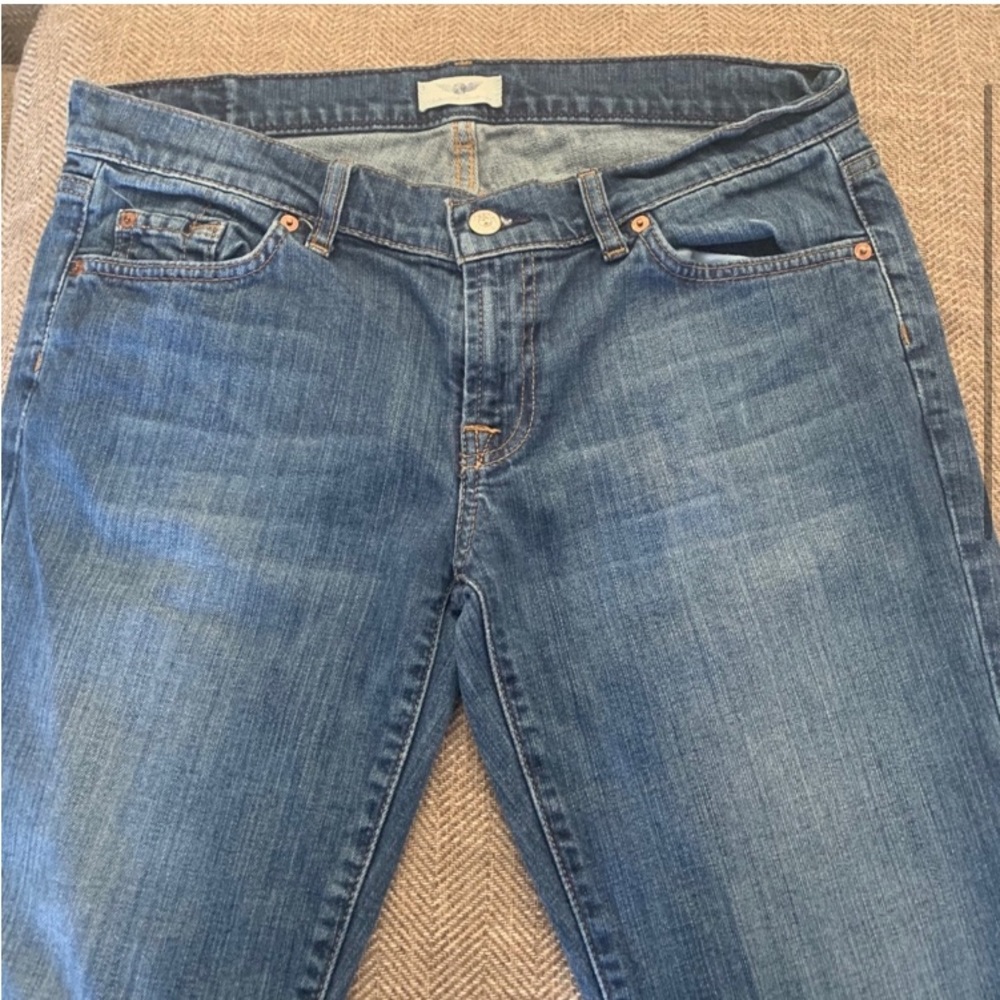Excellent Preowned Condition Uncharted Territory Jeans Size 30.